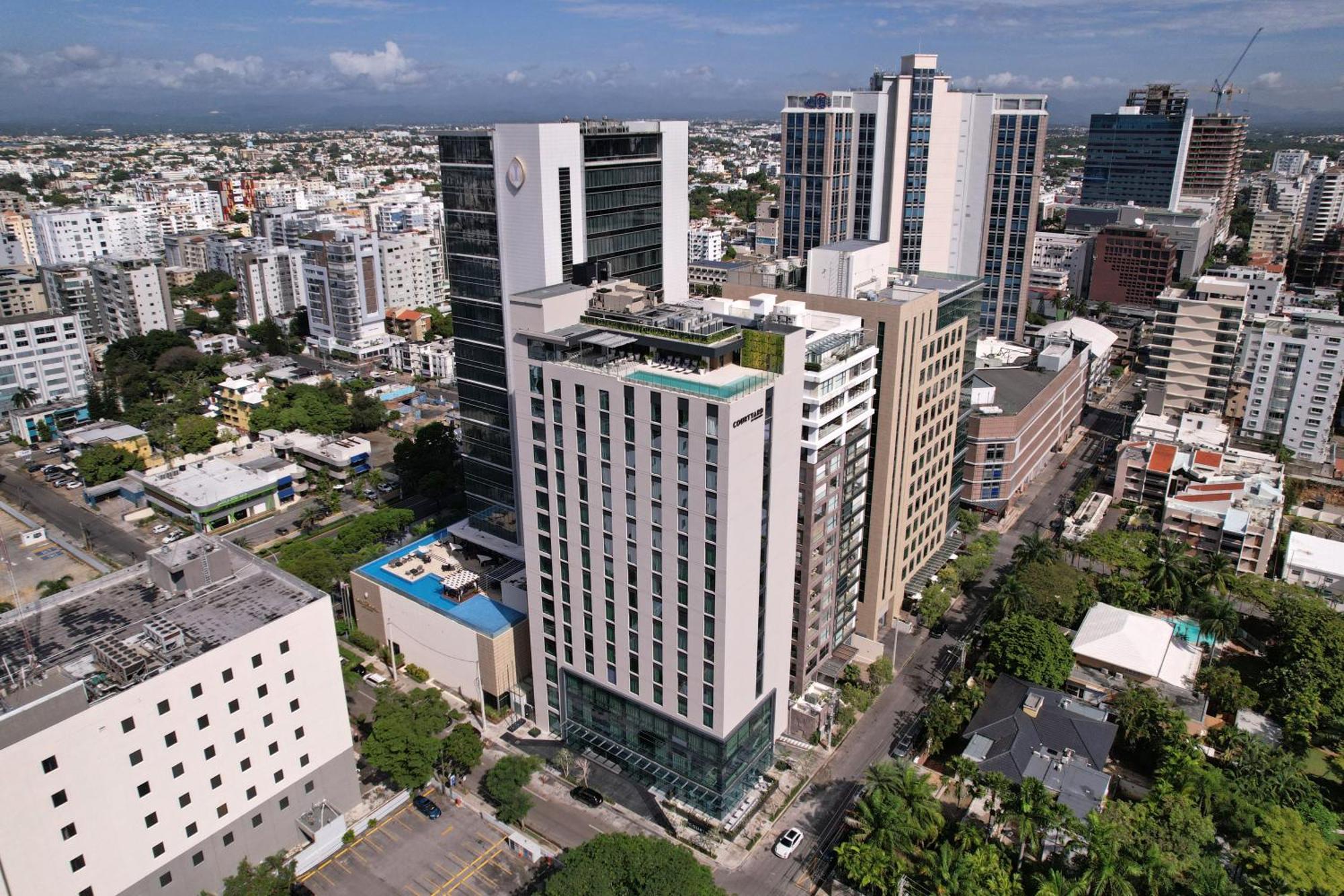 Courtyard By Marriott Santo Domingo Piantini Hotel Exterior foto
